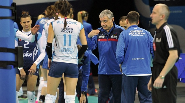 Siatkarki Chemika Police dziewiąty raz z rzędy wygrały w rozgrywkach Orlen Ligi. Mistrzynie kraju rozbiły w Pile tamtejszą Naftę wygrywając 3:0 w setach do 17, 17 i 8.