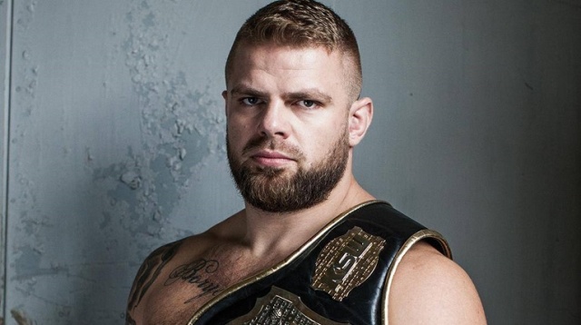 Szczeciński mistrz wagi ciężkiej mieszanych sztuk walk wyzywa na ubitą ziemię byłego strongmana. Karol Bedorf chce zmierzyć się z Mariuszem Pudzianowskim podczas jednej z gal KSW.