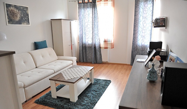 Nie każdego będzie stać na pożyczkę mieszkaniową. Od przyszłego roku każdy, kto chce podpisać umowę z bankiem będzie musiał wpłacić przynajmniej dziesięć procent wkładu własnego.