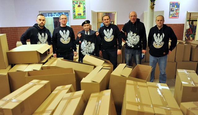 Paczki z darami dla Polaków mieszkających na Litwie gotowe do podróży [ZDJĘCIA]
