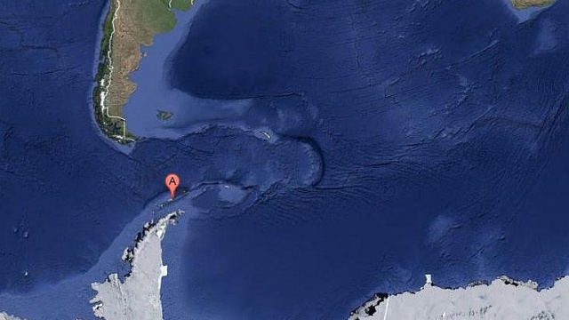 Szczeciński jacht utknął na Antarktydzie. Załoga jest bezpieczna