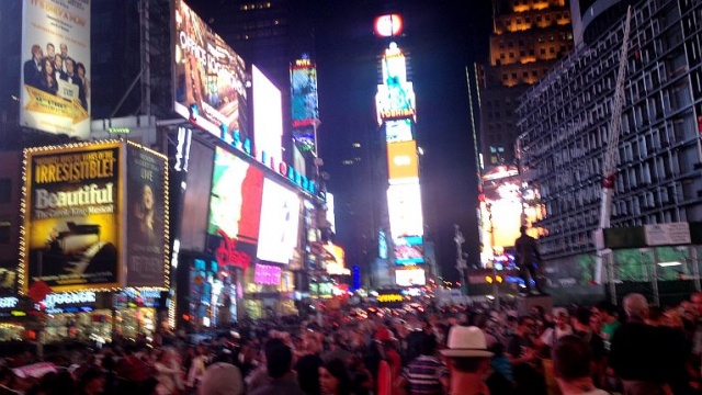 Tradycyjnie zaraz po Bożym Narodzeniu Amerykanie ruszyli na zakupy. W tym okresie sklepy w USA odnotowały najwyższe obroty od 2011 roku.