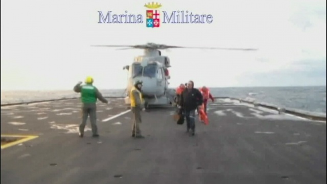 Zakończyła się ewakuacja pasażerów włoskiego promu Norman Atlantic na Morzu Jońskim. Ratownicy ewakuowali łącznie 419 osób. Pięć osób zginęło.