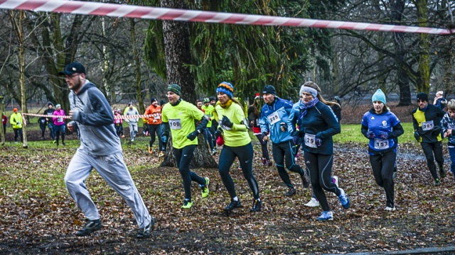 Blisko 400 osób wystartowało w Szczecińskim Biegu Noworocznym na Jasnych Błoniach. Fot. Jarosław Gaszyński [Radio Szczecin] To już tradycja. Nowy Rok na sportowo [ZDJĘCIA, WIDEO]