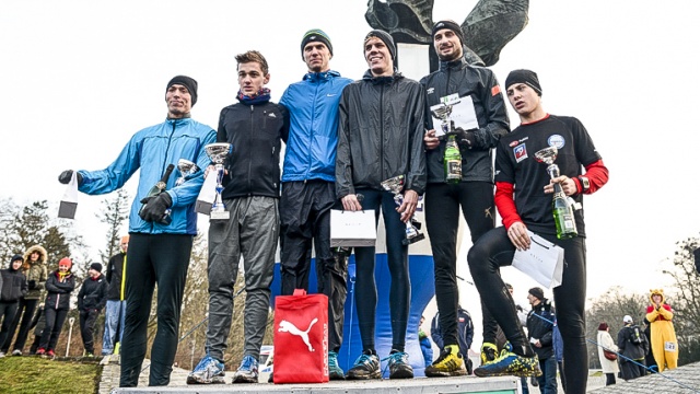 Blisko 400 osób wystartowało w Szczecińskim Biegu Noworocznym na Jasnych Błoniach. Fot. Jarosław Gaszyński [Radio Szczecin] To już tradycja. Nowy Rok na sportowo [ZDJĘCIA, WIDEO]
