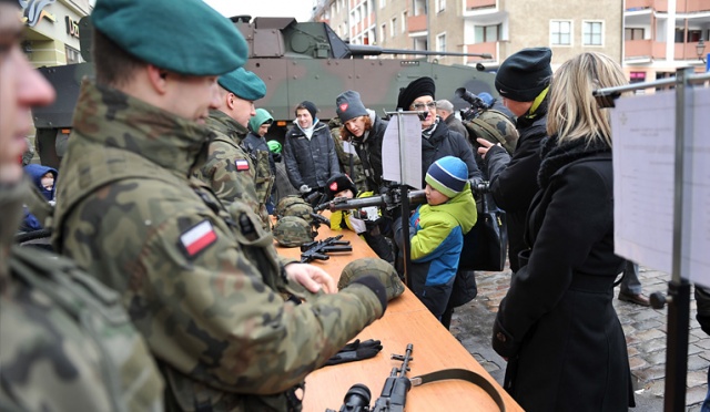 Wielka Orkiestra Świątecznej Pomocy opanowała serca i ulice Szczecina. Fot. Łukasz Szełemej [Radio Szczecin] Wielka Orkiestra Świątecznej Pomocy opanowała serca mieszkańców i ulice Szczecina [ZDJĘCIA, WIDEO]