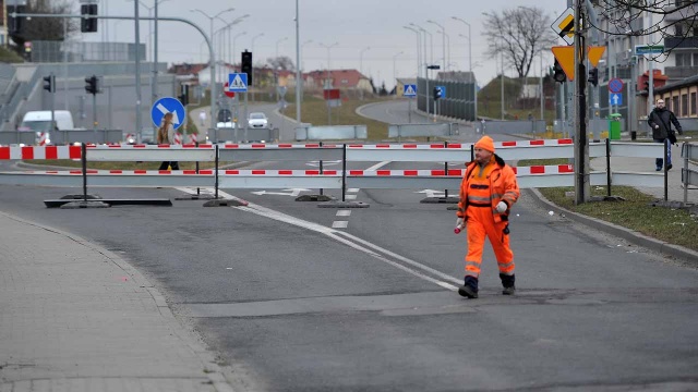 Coraz większe utrudnienia na Szczecińskim Niebuszewie. To w związku z zamknięciem ulicy Warcisława. W środę rozpoczął się jej remont. Fot. Łukasz Szełemej [Radio Szczecin] Remont na Niebuszewie - na ulicach robi się ciasno [ZDJĘCIA, WIDEO]