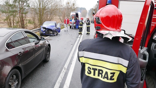 Obrażenia kierowców na szczęście nie były poważne. Fot. Jarosław Gaszyński [Radio Szczecin] Groźny wypadek na drodze krajowej numer 31 [ZDJĘCIA, WIDEO]