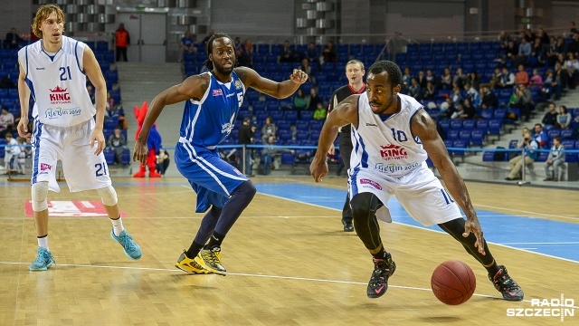 Koszykarze drużyny King Wilki Morskie Szczecin pokonali Jezioro Siarkę Tarnobrzeg 92:73 w 23. kolejce rozgrywek o mistrzostwo Polski. Fot. Jarosław Gaszyński [Radio Szczecin] Wilki Morskie lepsze od Jeziora Tarnobrzeg [ZDJĘCIA, WIDEO]