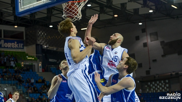 Koszykarze drużyny King Wilki Morskie Szczecin pokonali Jezioro Siarkę Tarnobrzeg 92:73 w 23. kolejce rozgrywek o mistrzostwo Polski. Fot. Jarosław Gaszyński [Radio Szczecin] Wilki Morskie lepsze od Jeziora Tarnobrzeg [ZDJĘCIA, WIDEO]