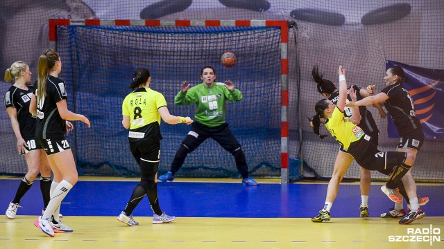 Piłkarki ręczne Pogoni Baltica Szczecin przegrały trzeci mecz z MKS-em Selgros Lublin 24:28 w półfinale play-off rozgrywek o mistrzostwo Polski. Fot. Jarosław Gaszyński [Radio Szczecin] Finał nie dla szczypiornistek Pogoni. Szczecinianki powalczą o brąz [ZDJĘCIA]