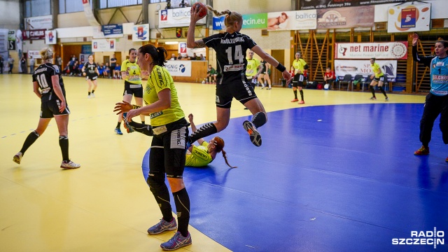 Piłkarki ręczne Pogoni Baltica Szczecin przegrały trzeci mecz z MKS-em Selgros Lublin 24:28 w półfinale play-off rozgrywek o mistrzostwo Polski. Fot. Jarosław Gaszyński [Radio Szczecin] Finał nie dla szczypiornistek Pogoni. Szczecinianki powalczą o brąz [ZDJĘCIA]