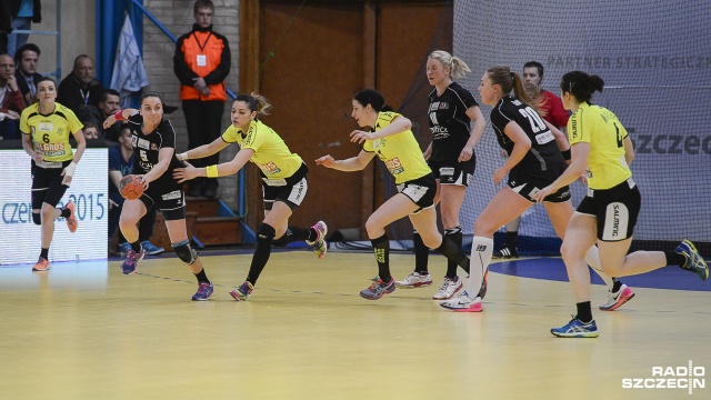 Piłkarki ręczne Pogoni Baltica Szczecin przegrały trzeci mecz z MKS-em Selgros Lublin 24:28 w półfinale play-off rozgrywek o mistrzostwo Polski. Fot. Jarosław Gaszyński [Radio Szczecin] Finał nie dla szczypiornistek Pogoni. Szczecinianki powalczą o brąz [ZDJĘCIA]