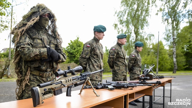 12 Batalion Dowodzenia Ułanów Podolskich. Fot. Jarosław Gaszyński [Radio Szczecin] Tłumy mieszkańców świętowały ze szczecińskimi ułanami [ZDJĘCIA]