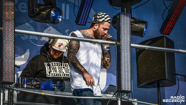 Fot. Jarosław Gaszyński [Radio Szczecin] Hip - hop z dachu autobusu. "Dobrze buja" [ZDJĘCIA]