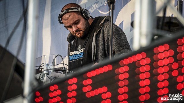Fot. Jarosław Gaszyński [Radio Szczecin] Hip - hop z dachu autobusu. "Dobrze buja" [ZDJĘCIA]