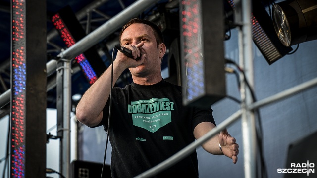 Fot. Jarosław Gaszyński [Radio Szczecin] Hip - hop z dachu autobusu. "Dobrze buja" [ZDJĘCIA]