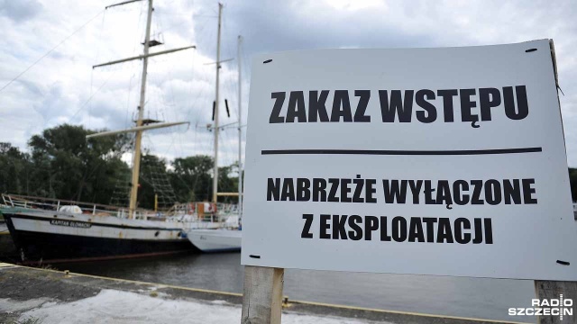 Zamknięta marina w Trzebieży. Fot. Łukasz Szełemej [Radio Szczecin] Żeglarski konflikt w Trzebieży [ZDJĘCIA, WIDEO]