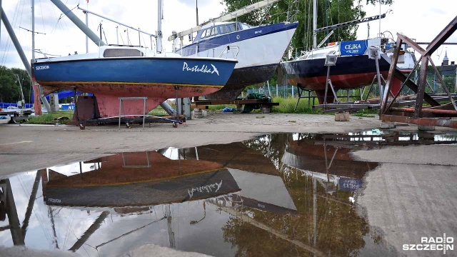 Zamknięta marina w Trzebieży. Fot. Łukasz Szełemej [Radio Szczecin] Żeglarski konflikt w Trzebieży [ZDJĘCIA, WIDEO]