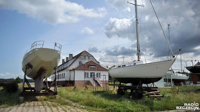 Zamknięta marina w Trzebieży. Fot. Łukasz Szełemej [Radio Szczecin] Żeglarski konflikt w Trzebieży [ZDJĘCIA, WIDEO]