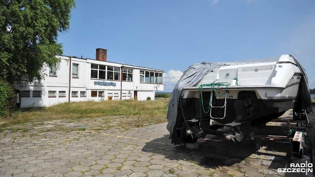 Zamknięta marina w Trzebieży. Fot. Łukasz Szełemej [Radio Szczecin] Żeglarski konflikt w Trzebieży [ZDJĘCIA, WIDEO]