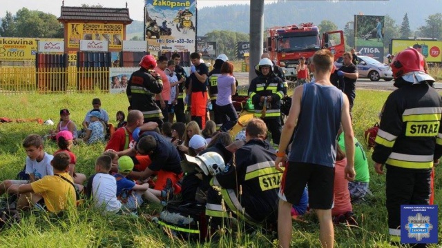 Autobus którym jechały dzieci zderzył się czołowo z autem osobowym. Fot. Policja Zakopane Wypadek autokaru z dziećmi z zachodniopomorskiego [WIDEO, ZDJĘCIA]