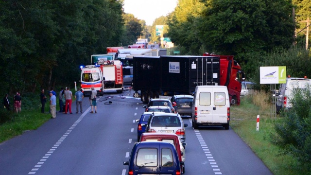 Wypadek niedaleko stacji kolejowej Lubiewo. Fot. Andrzej Ryfczyński / iswinoujscie.pl Śmiertelny wypadek na trójce. Jest ruch wahadłowy [NOWE, WIDEO, ZDJĘCIA]