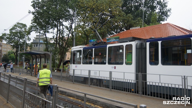 Test nowego torowiska na ul. Potulickiej, Sowińskiego i Narutowicza i 3 maja w Szczecinie. Fot. Konrad Nowak [Radio Szczecin] Tramwajowy test na Potulickiej [WIDEO, ZDJĘCIA]