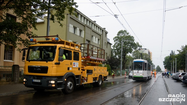 Test nowego torowiska na ul. Potulickiej, Sowińskiego i Narutowicza i 3 maja w Szczecinie. Fot. Konrad Nowak [Radio Szczecin] Tramwajowy test na Potulickiej [WIDEO, ZDJĘCIA]