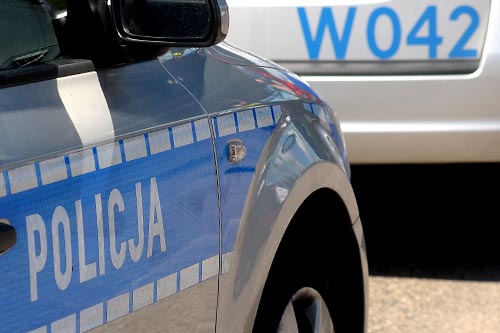Wypadek podczas sobotniego treningu przed zawodami paralotniarzy w Legnicy. Jeden z uczestników spadł na ziemię z kilkunastu metrów.