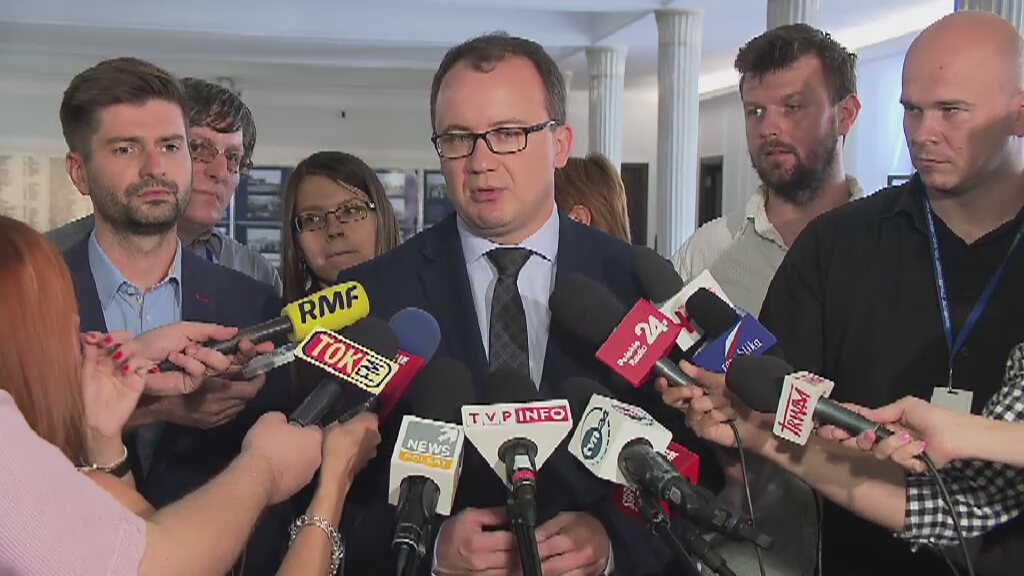Poseł Prawa i Sprawiedliwości Daniel Milewski powiedział, że odchodzący Rzecznik Praw Obywatelskich Adam Bodnar nie był niezależny od polityki. W środę kończy się jego kadencja.
