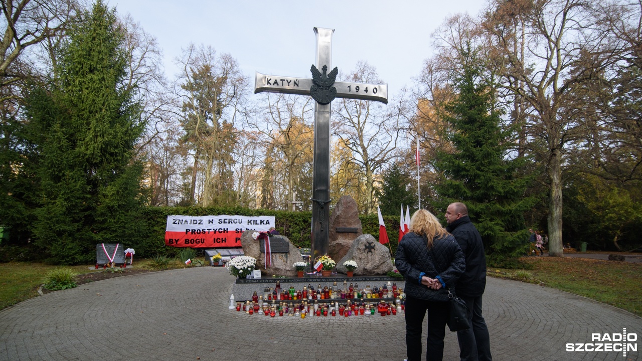 Więźniowie będą porządkować otoczenie pomnika katyńskiego na Cmentarzu Centralnym w Szczecinie. Prace ruszą o godz. 9.