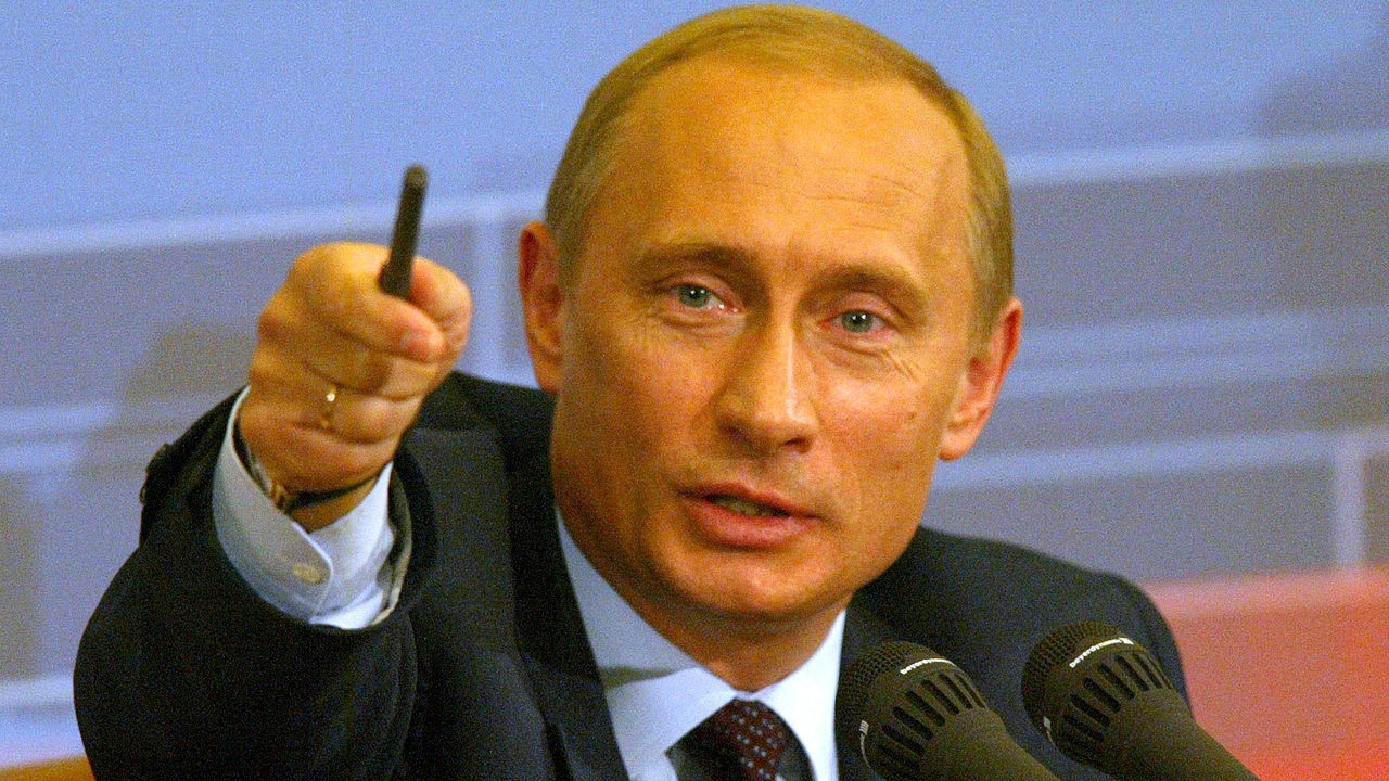 Władimir Putin życzy Macronowi krzepkiego zdrowia