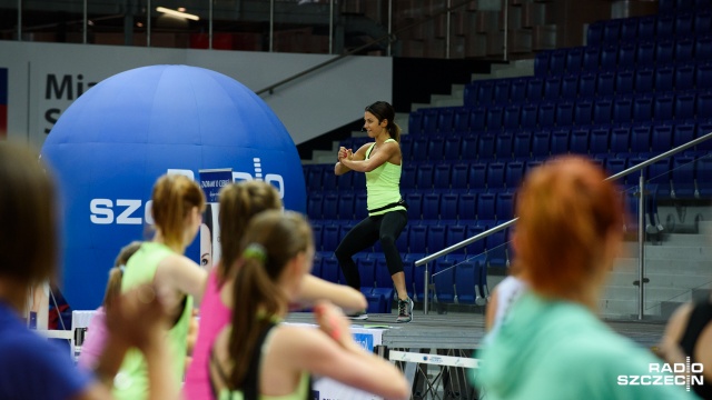 600 osób wylewało "siódme poty" w hali Azoty Arena w Szczecinie. Trening poprowadziła jedna z najpopularniejszych trenerek w Polsce - Anna Lewandowska. Fot. Konrad Nowak [Radio Szczecin] Trening z Anną Lewandowską w Azoty Arenie [WIDEO, ZDJĘCIA]