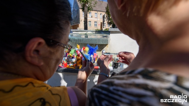 Od lat kolekcjonuje długopisy, dziś może się pochwalić zbiorami liczącymi ponad 20 tysięcy sztuk. Dorota Bogdanowicz z Cedyni została laureatką plebiscytu Radia Szczecin na Wakacyjny Oryginał. Fot. Konrad Nowak [Radio Szczecin] To dopiero oryginał. Słuchacze Radia Szczecin zdecydowali [WIDEO, ZDJĘCIA]