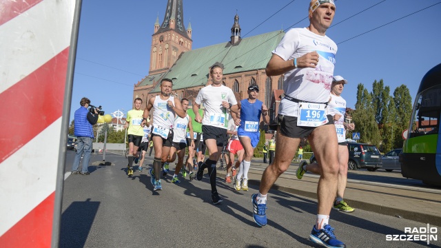 Fot. Jarosław Gaszyński [Radio Szczecin] Szczecinianie zwycięzcami maratonu w Szczecinie [WIDEO, DUŻO ZDJĘĆ]