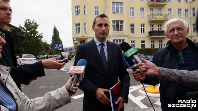 Fot. Konrad Nowak [Radio Szczecin] Przejścia bez pasów w centrum miasta. Będzie bezpieczniej? [WIDEO, ZDJĘCIA]