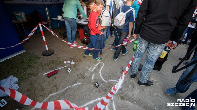Budynki Zachodniopomorskiego Uniwersytetu Technicznego przy al. Piastów zmieniły się w prawdziwe naukowe miasteczko. Fot. Konrad Nowak [Radio Szczecin] Noc pełna atrakcji. ZUT zamienił się w naukowe miasteczko [WIDEO, ZDJĘCIA]