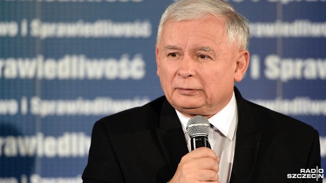 Polska ziemia trafi do polskich rolników - zapewnił na spotkaniu w Stargardzie Jarosław Kaczyński. Fot. Łukasz Szełemej [Radio Szczecin] Kaczyński składa obietnicę zachodniopomorskim rolnikom [WIDEO, ZDJĘCIA]