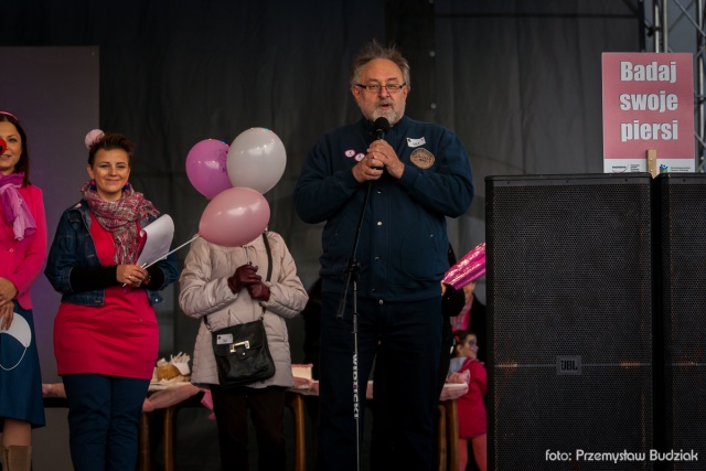 Fot. Przemysław Budziak [Marsz Różowej Wstążki w Szczecinie] Różowe wstążki przemaszerowały przez Szczecin [DUŻO ZDJĘĆ, WIDEO]