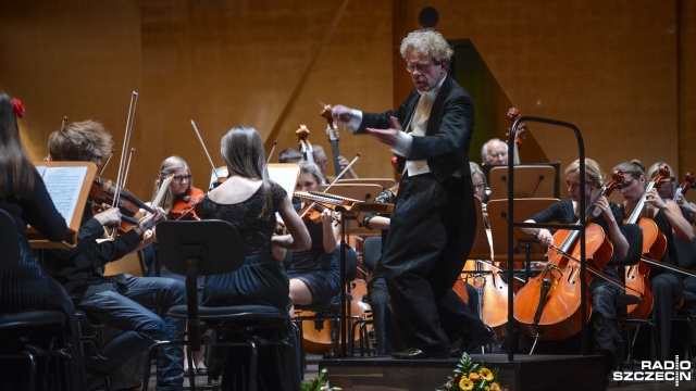 IX koncert charytatywny "Talenty Szczecina" Rotary Klub Szczecin International odbył się w sobotę wieczorem w szczecińskiej filharmonii. Fot. Jarosław Gaszyński [Radio Szczecin] Młodzi muzycy charytatywnie. Talenty Szczecina w filharmonii [WIDEO, ZDJĘCIA]