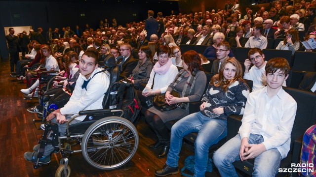 IX koncert charytatywny "Talenty Szczecina" Rotary Klub Szczecin International odbył się w sobotę wieczorem w szczecińskiej filharmonii. Fot. Jarosław Gaszyński [Radio Szczecin] Młodzi muzycy charytatywnie. Talenty Szczecina w filharmonii [WIDEO, ZDJĘCIA]