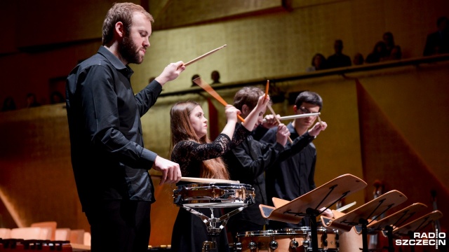 IX koncert charytatywny "Talenty Szczecina" Rotary Klub Szczecin International odbył się w sobotę wieczorem w szczecińskiej filharmonii. Fot. Jarosław Gaszyński [Radio Szczecin] Młodzi muzycy charytatywnie. Talenty Szczecina w filharmonii [WIDEO, ZDJĘCIA]