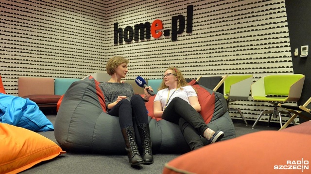 Maraton "magików internetu" rozpoczął się w Szczecinie. Fot. Łukasz Szełemej [Radio Szczecin] 50 osób, 24 godziny i jedno zadanie. Cyfrowy maraton wystartował [WIDEO, ZDJĘCIA]