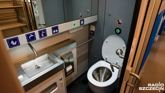 Jeden taki pociąg kosztuje 58 mln złotych, a od paru dni kilka z nich wozi podróżnych z naszego regionu. Fot. Konrad Nowak [Radio Szczecin] Przyjemny Flirt w drodze do Krakowa. Nie dla wszystkich [WIDEO, ZDJĘCIA]