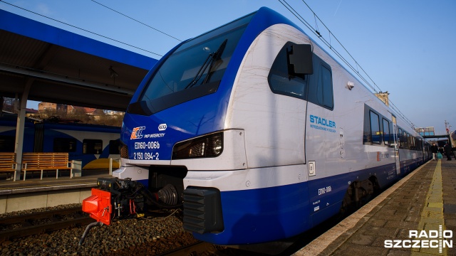 Jeden taki pociąg kosztuje 58 mln złotych, a od paru dni kilka z nich wozi podróżnych z naszego regionu. Fot. Konrad Nowak [Radio Szczecin] Przyjemny Flirt w drodze do Krakowa. Nie dla wszystkich [WIDEO, ZDJĘCIA]