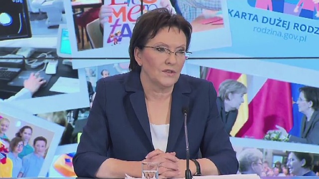 Podziękowałam mu, że wywiązał się z zadania - powiedziała o Bartoszu Arłukowiczu premier Ewa Kopacz podczas konferencji podsumowującej 100 dni jej rządów.