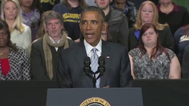 Jesteśmy w ścisłym kontakcie z rządem francuskim - mówił po piątkowych wydarzeniach prezydent USA Barack Obama.