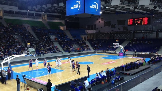 Koszykarze drużyny King Wilki Morskie porażką zakończyli pierwszą rundę rozgrywek o mistrzostwo Polski. Szczecinianie w 15. kolejce Tauron Basket Ligi przegrali na własnym parkiecie z MKS-em Dąbrowa Górnicza 80:86.
