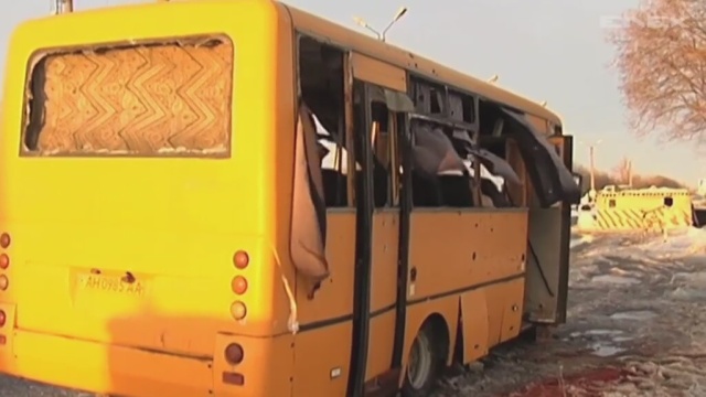Ukraińscy internauci publikują na portalach społecznościowych swoje zdjęcia z podpisami Jestem Wołnowacha - od nazwy miasta, w którym separatyści ostrzelali autobus z ludnością cywilną.